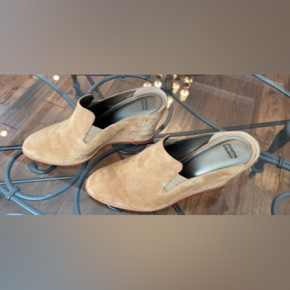 Johnston & Murphy Tan Suede Wedge Size 10